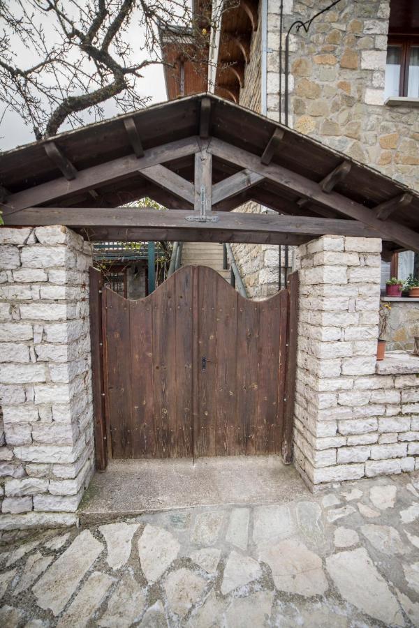 Ξενώνας Πατρικό Neraïdochóri Exterior foto